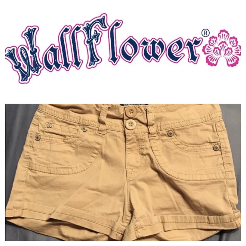 Juniors khaki shorts, sz 1